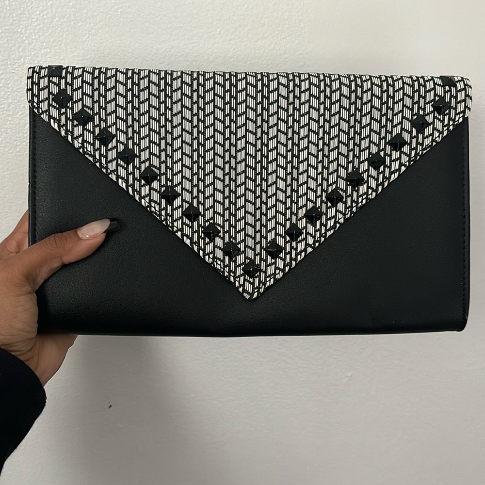 Aldo clutch